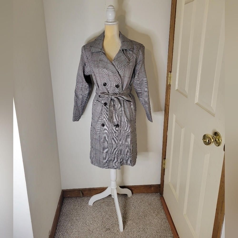 Love Tree Women's Plaid Trench Coat - Size (S) - Excellent Condition